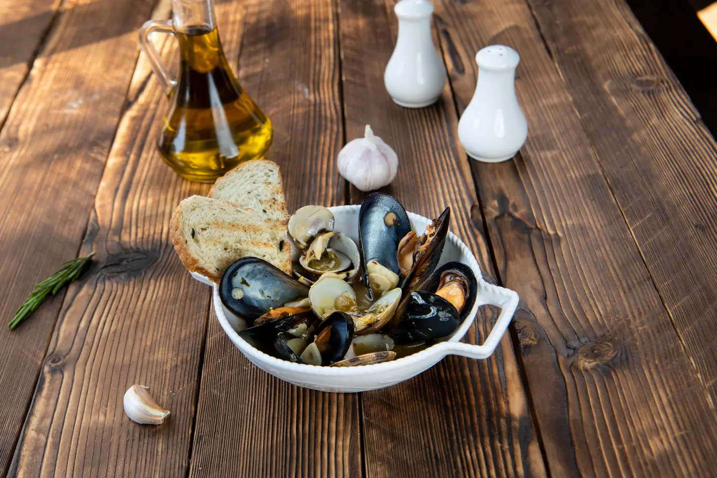 Italian Style Sauteed Clams And Mussels