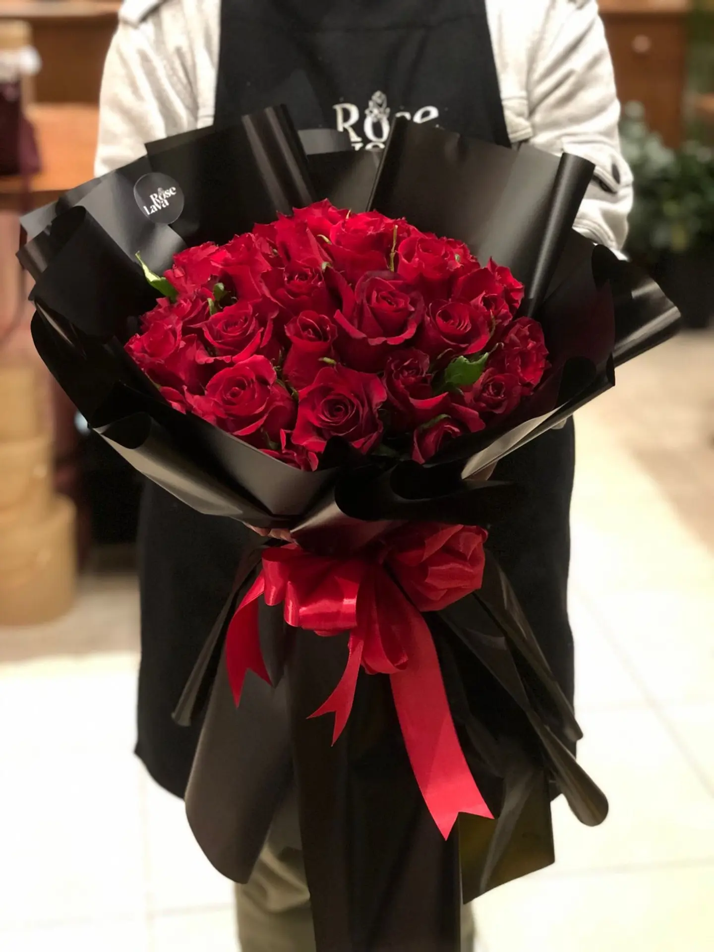 50 باقة وردة حمراء متوسطة