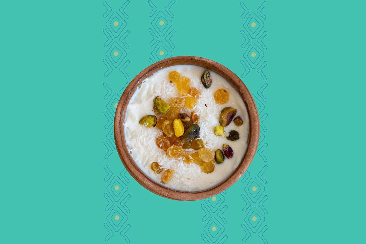 أرز بالحليب والمكسرات