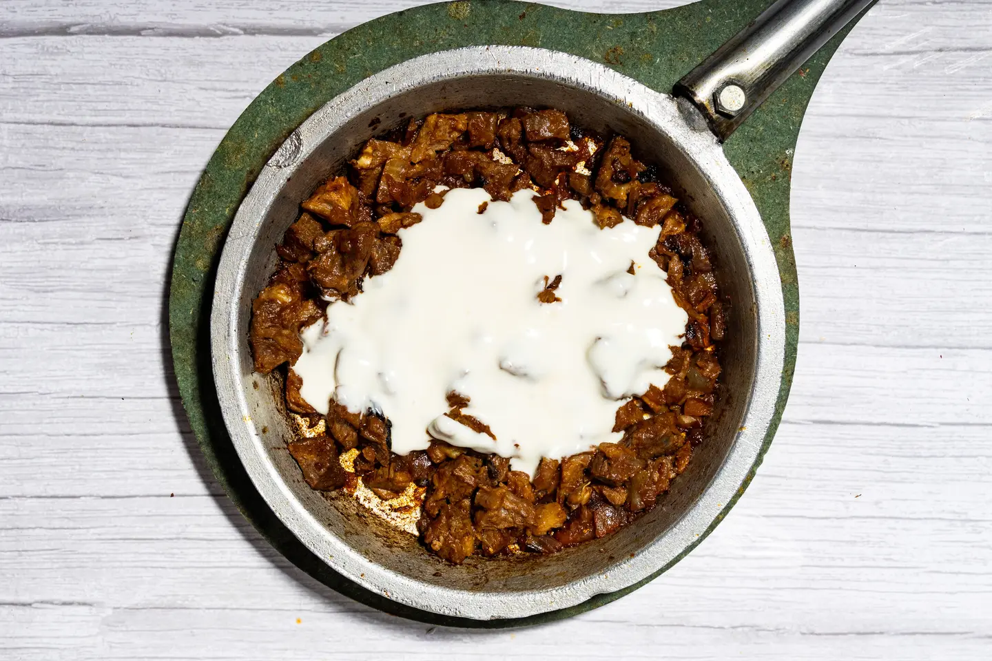 مقلقل بالجبن