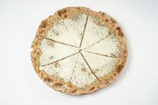 فطيرة جبن حلوم
