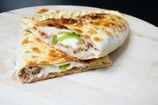 ساندوتش بيتزا تونه