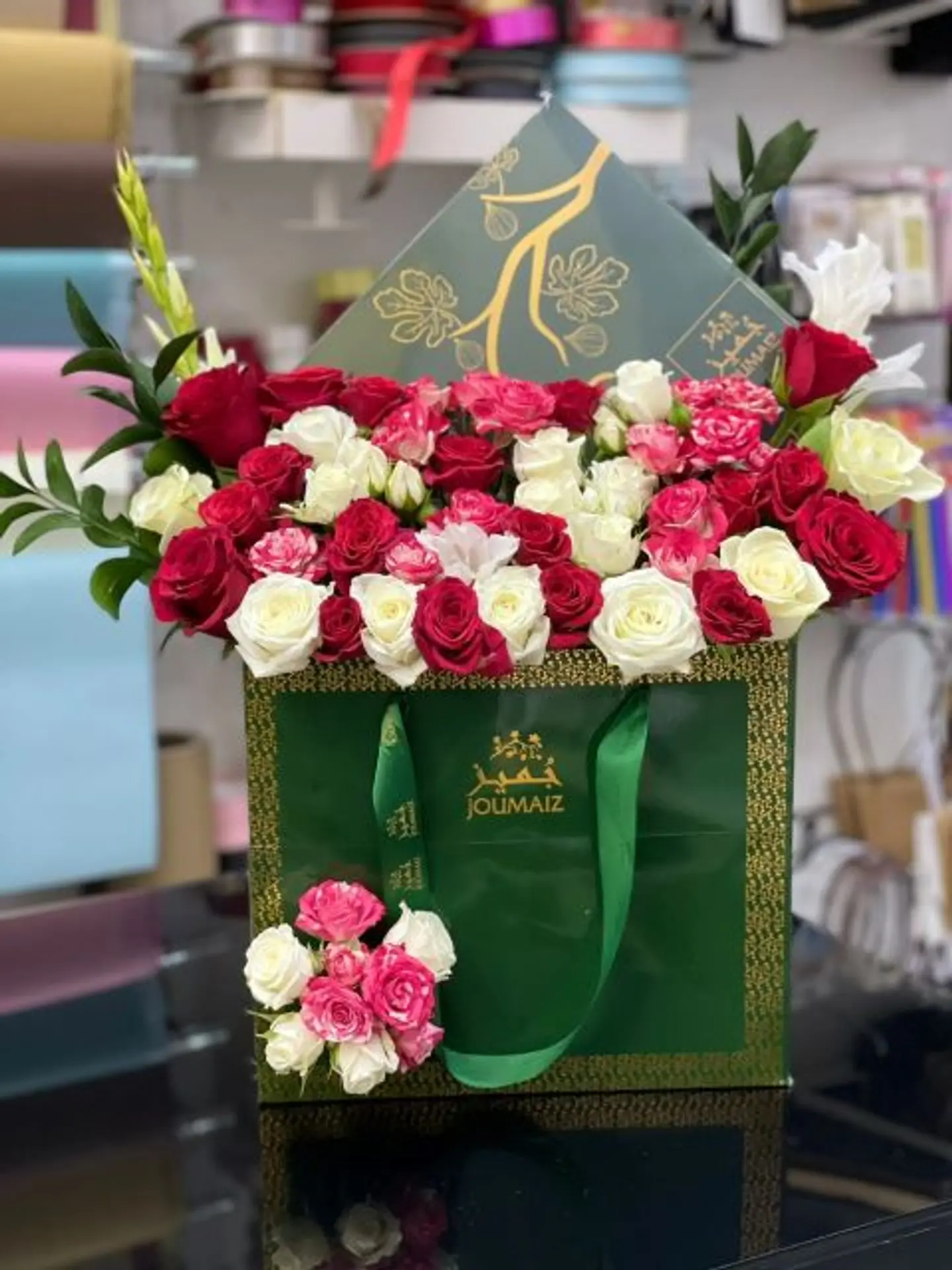 ورد وشوكولاته