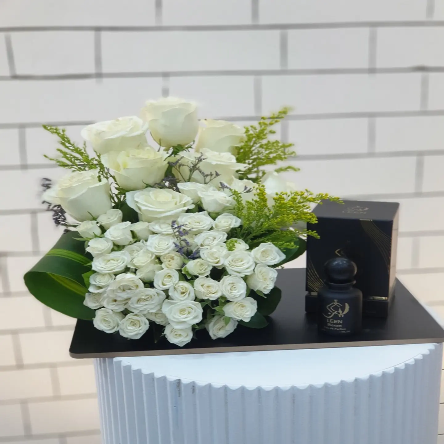 اسند مع عطر لين