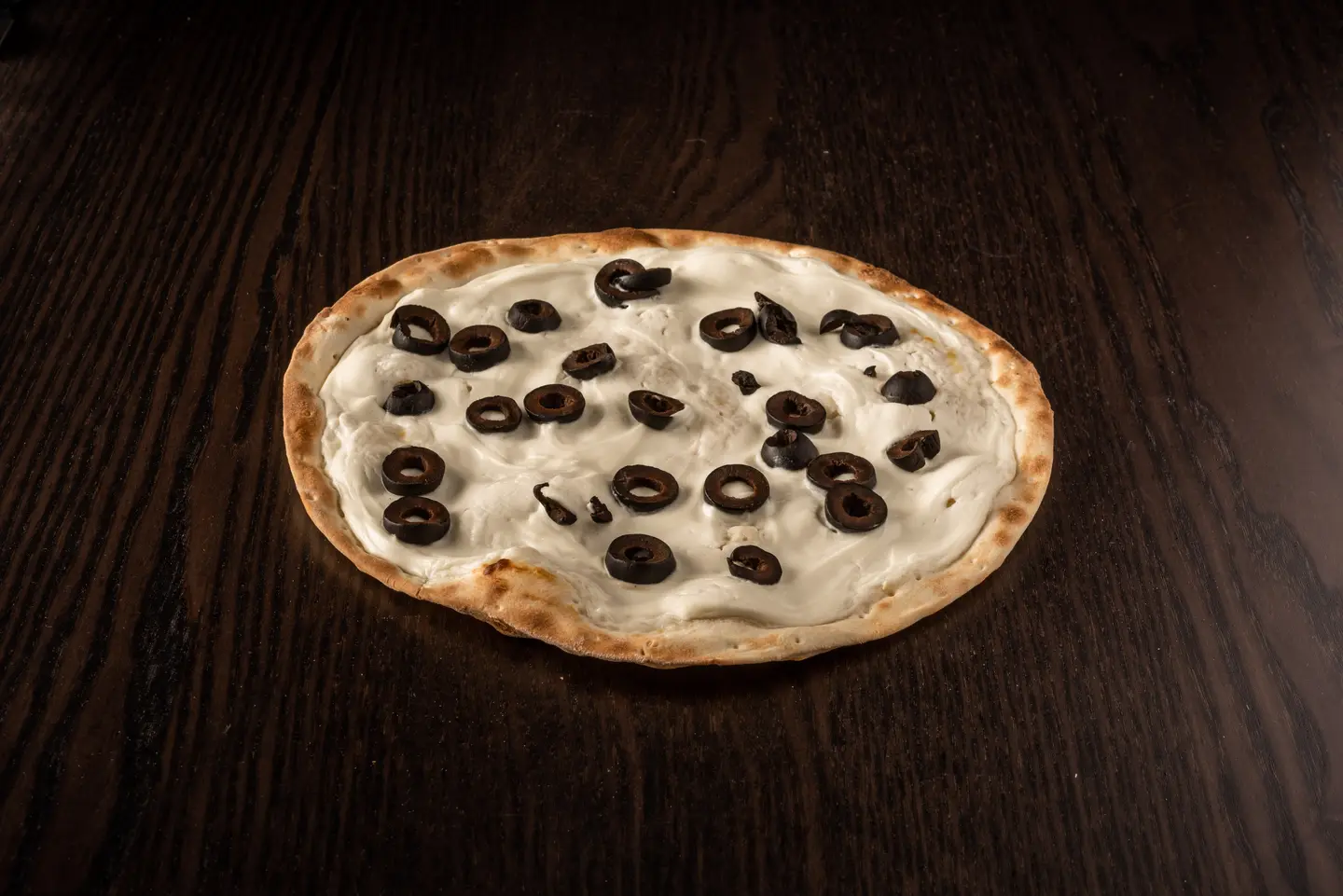 منقوشة لبنة بالزيتون