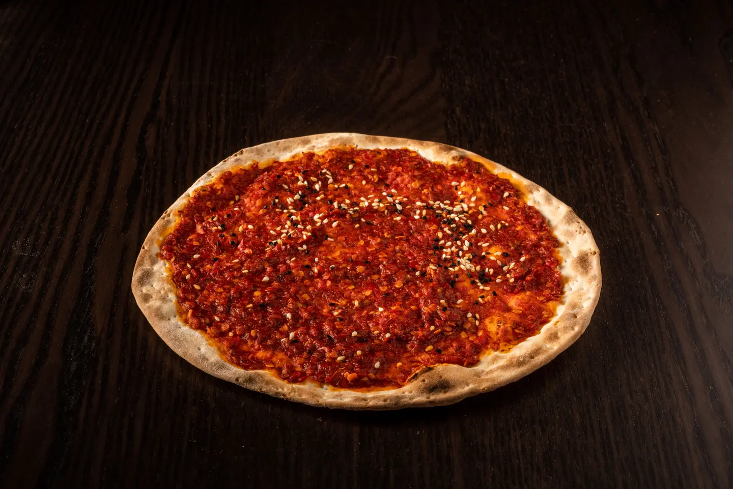 منقوشة محمرة حارة