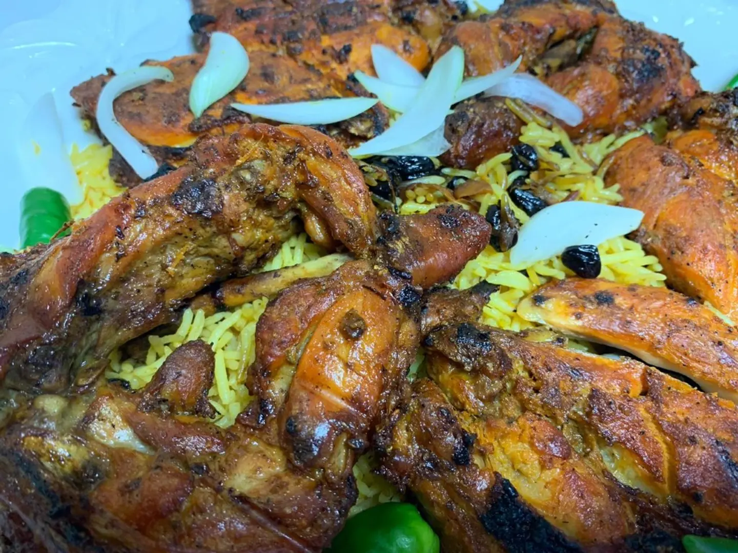 دجاجة على الفحم مع الأرز