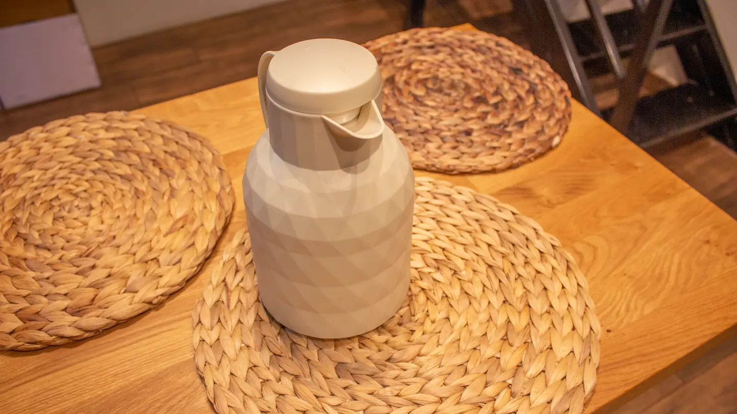 ثلاجة قهوة كبيرة