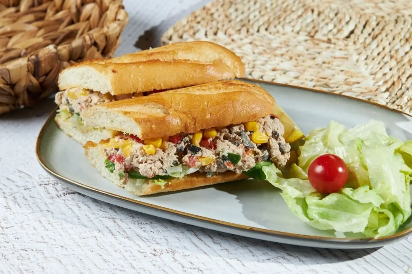 ساندويش تونا