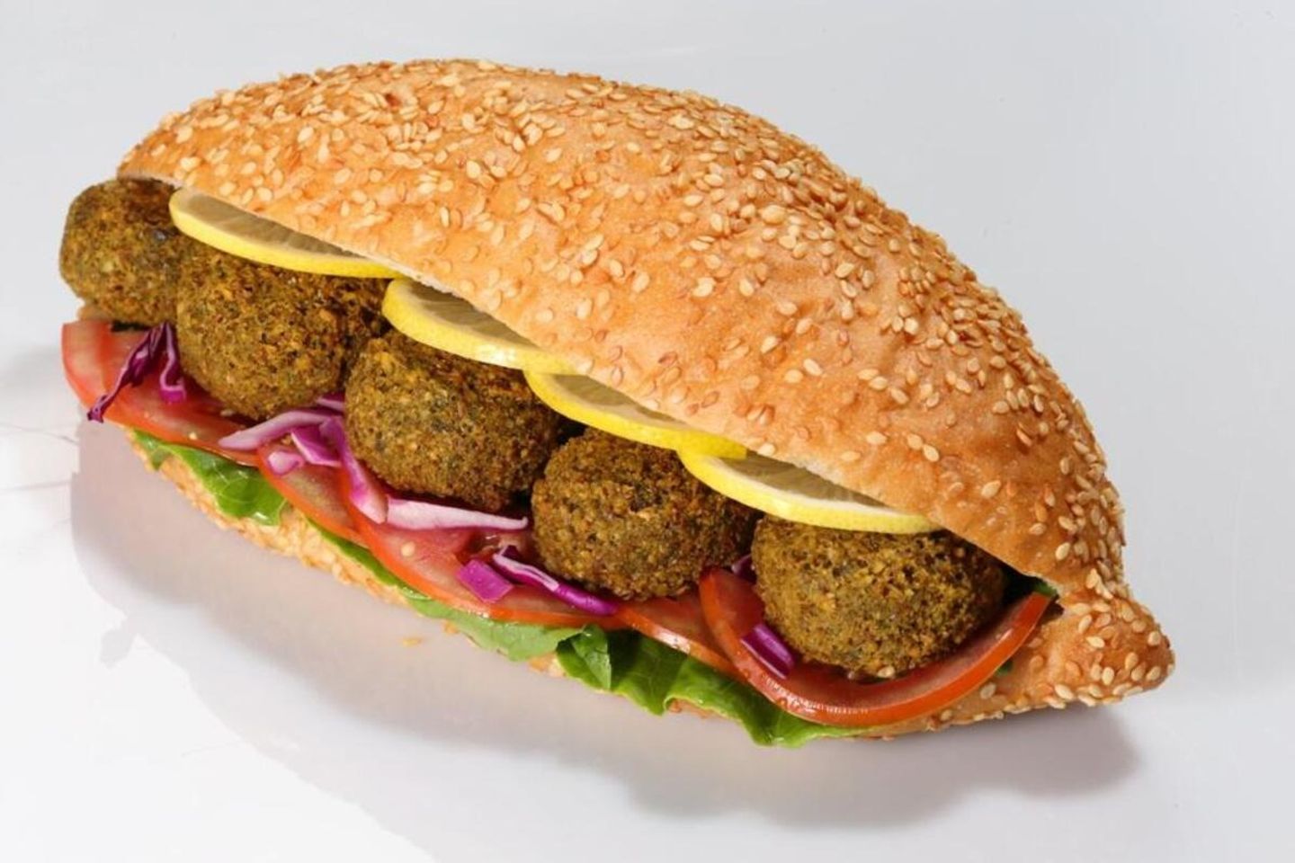 فلافل مشكل خبز كعكة مع بيض مقلي