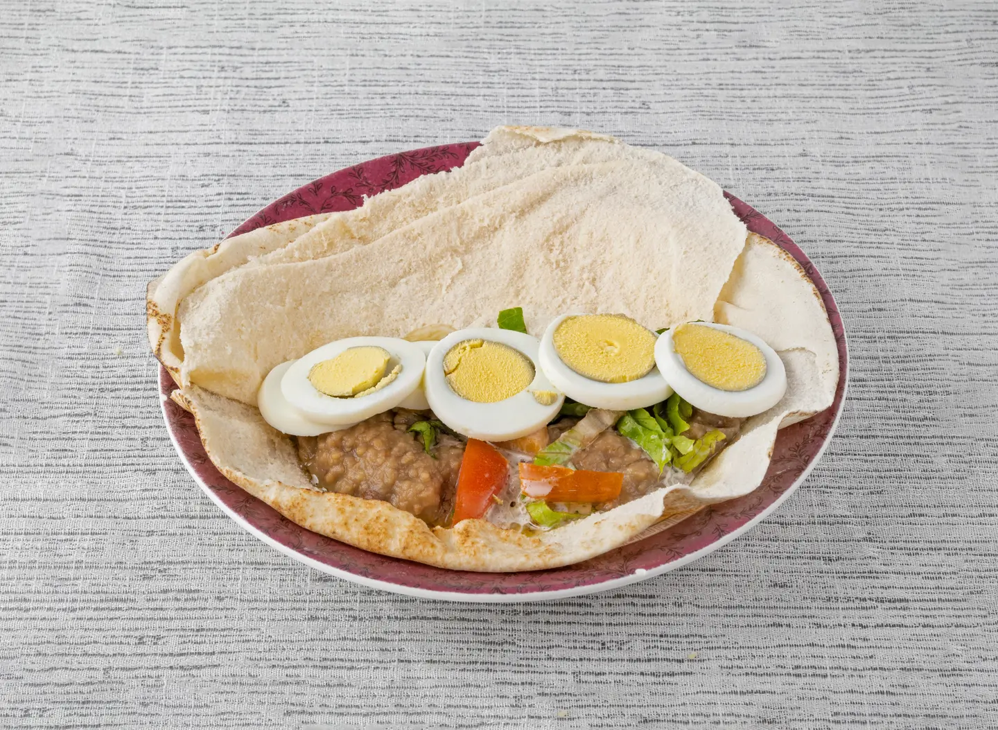 ساندوتش فول بالبيض