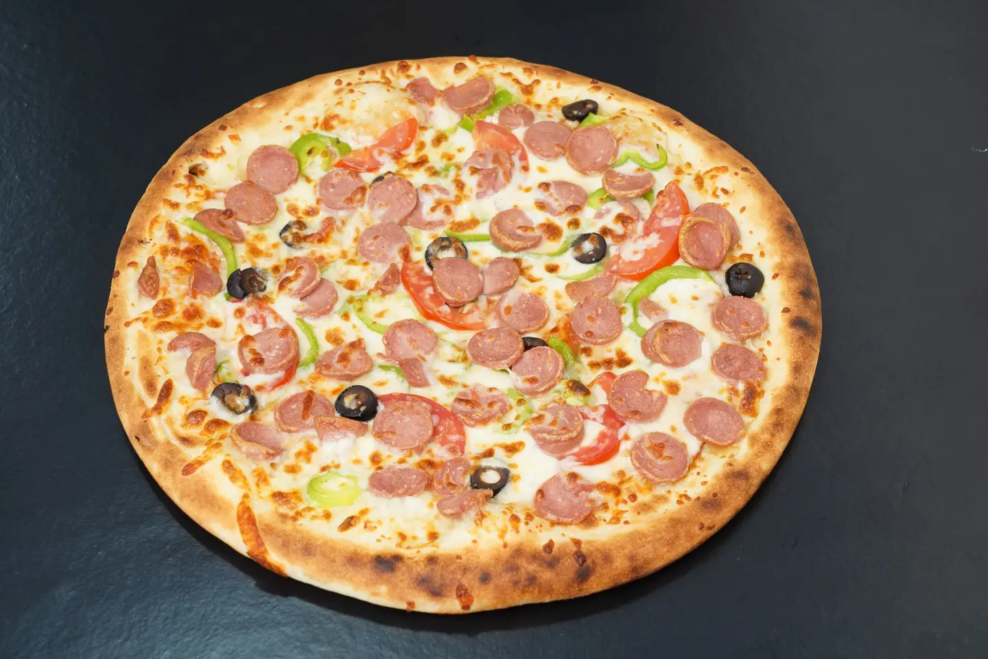 بيتزا نقانق