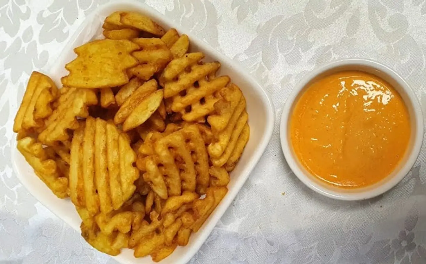طبق بطاطس بالجبنة