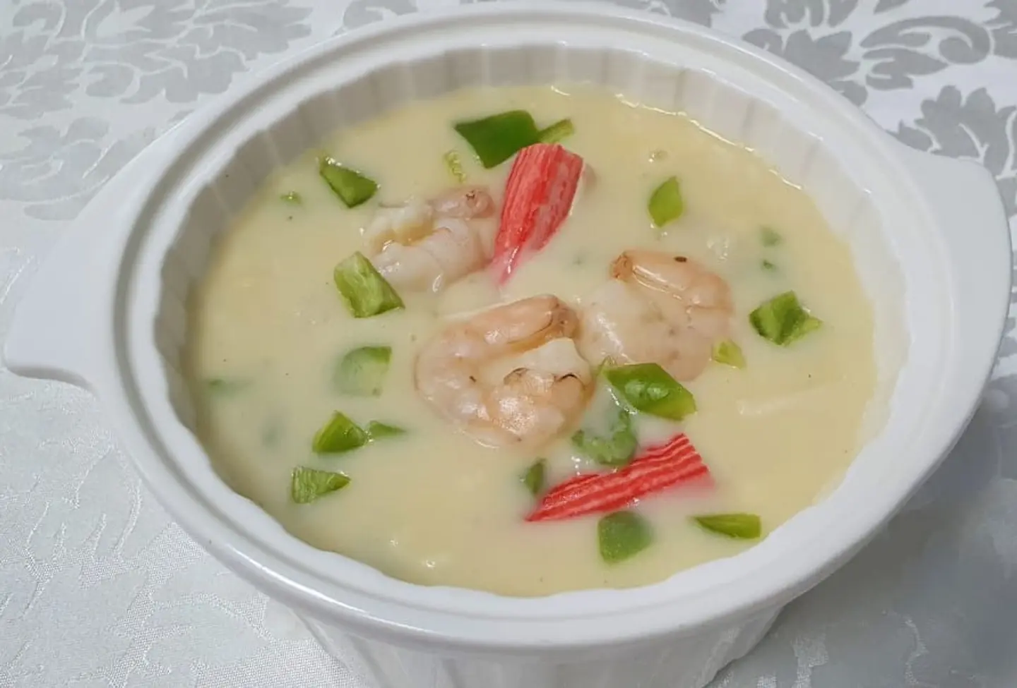 شوربة المأكولات البحريه بويابيز