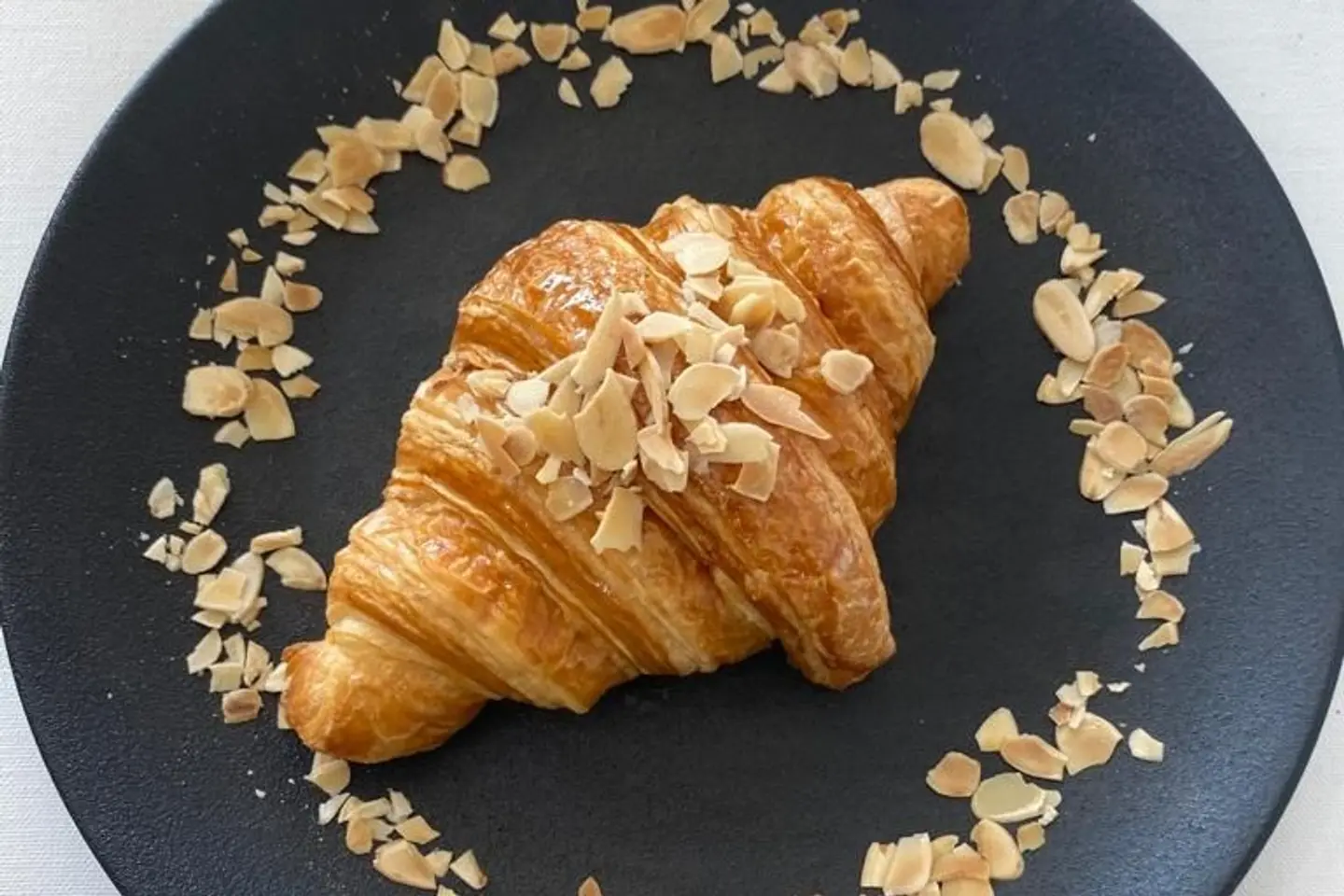 Plain Croissant With Almonds