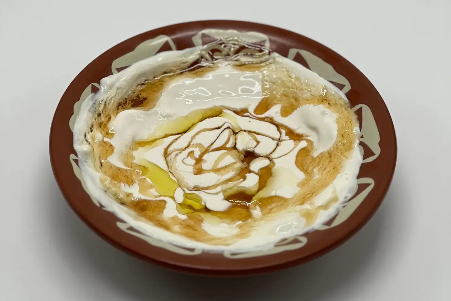 صحن لبنة عسل