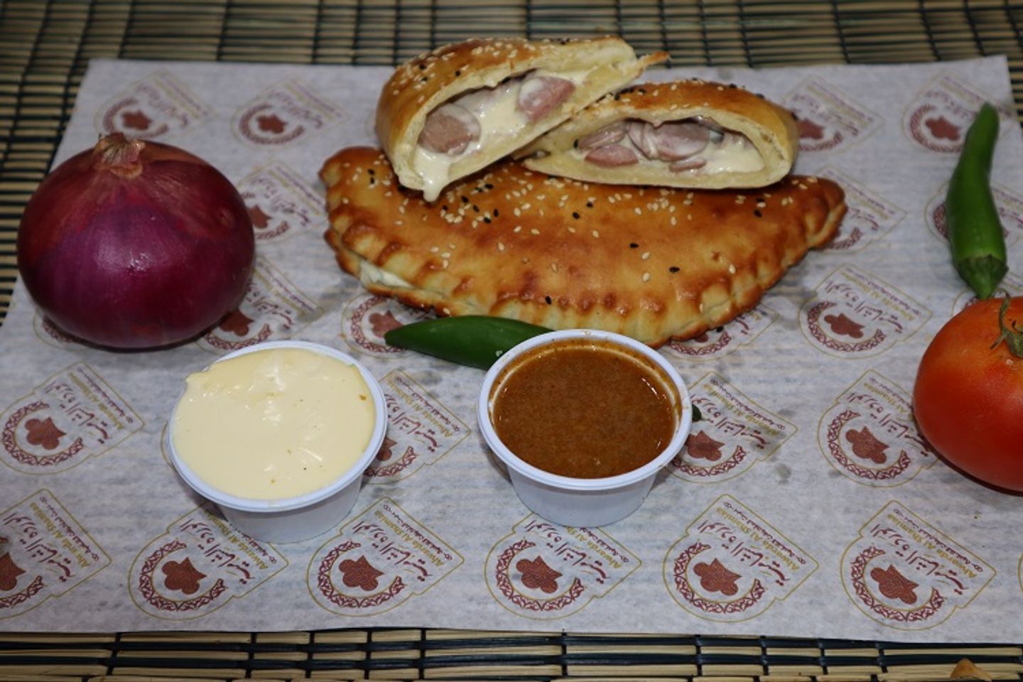 فطيرة نقانق جبن