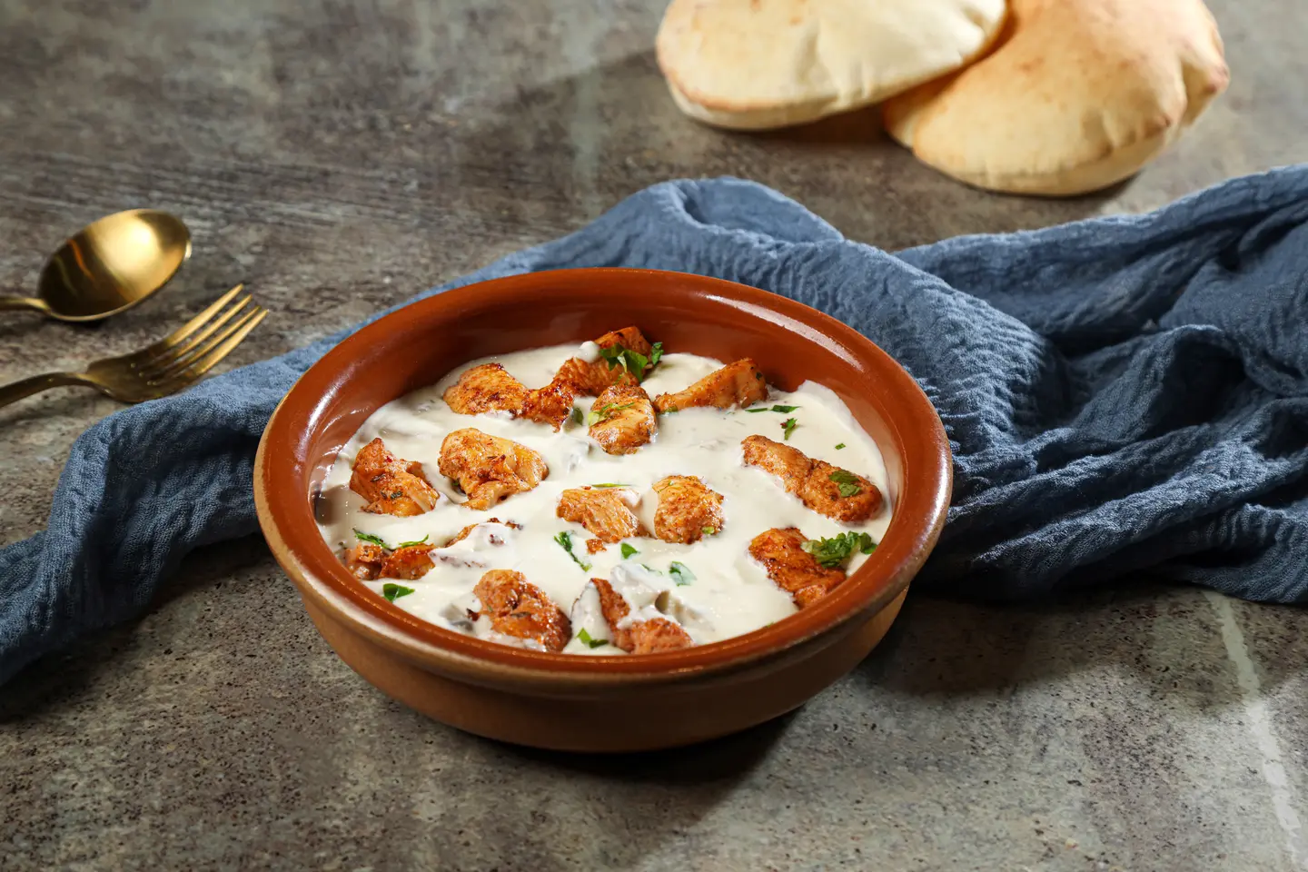 طاجن شيش طاووق بالكريمة والمشروم