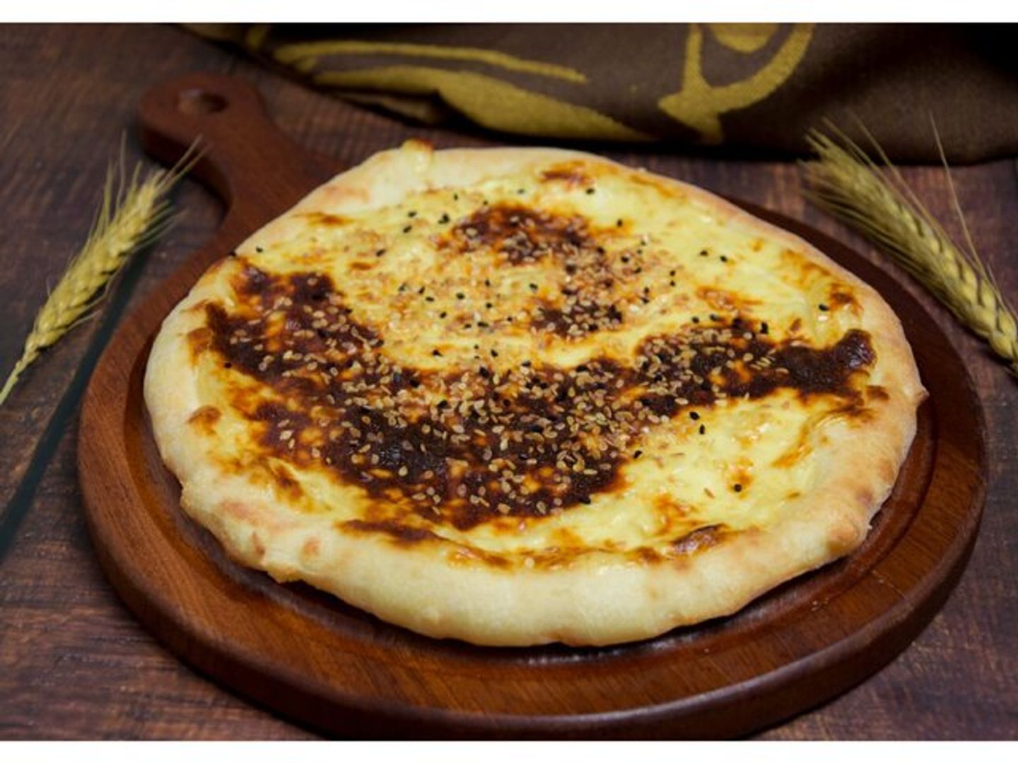 جبنة سائلة بالعسل دائري