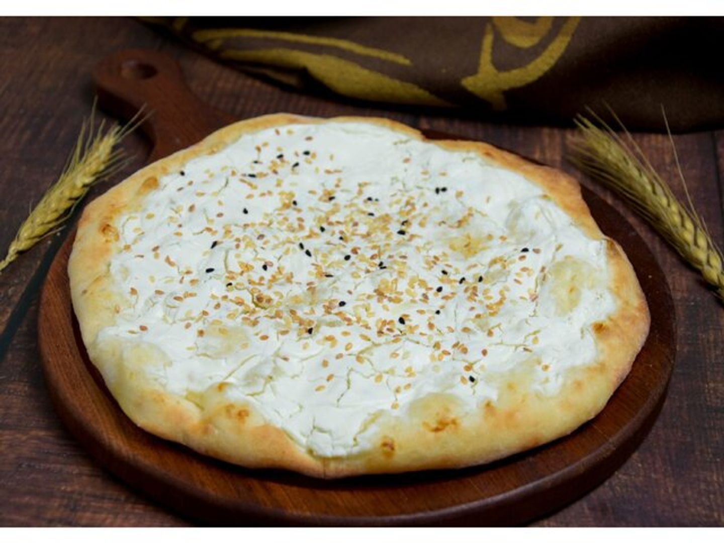 لبنة بالعسل دائري