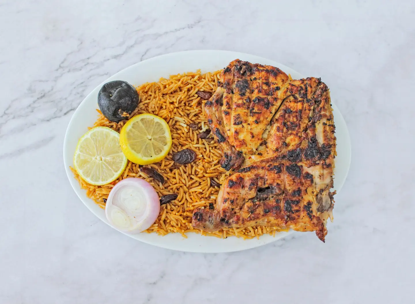 حبة فحم رز مع رز احمر