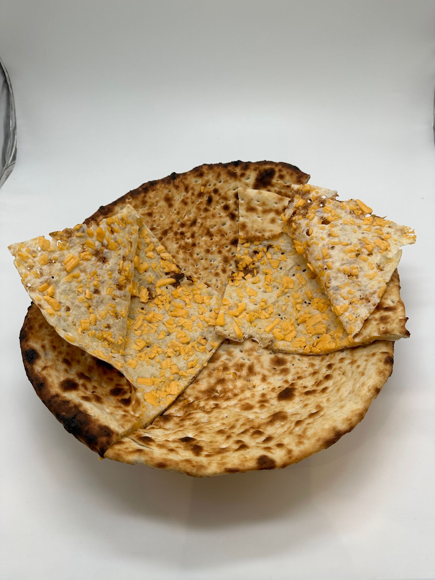 خبز تميس بالجبن
