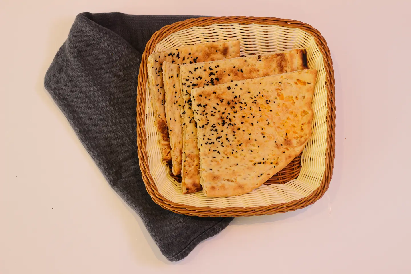 تميس بالجبنة