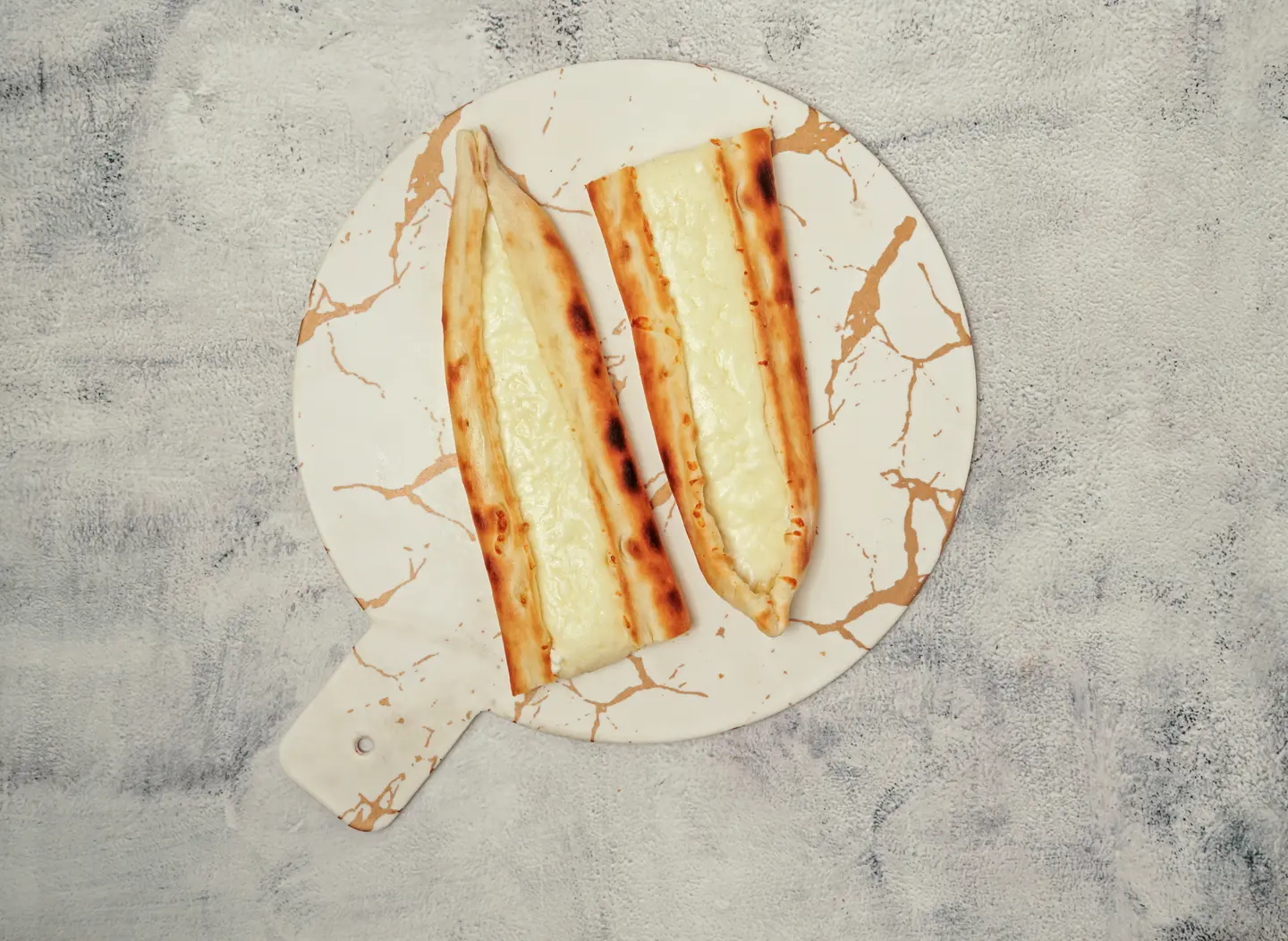 فطيرة لبنة بالجبنة