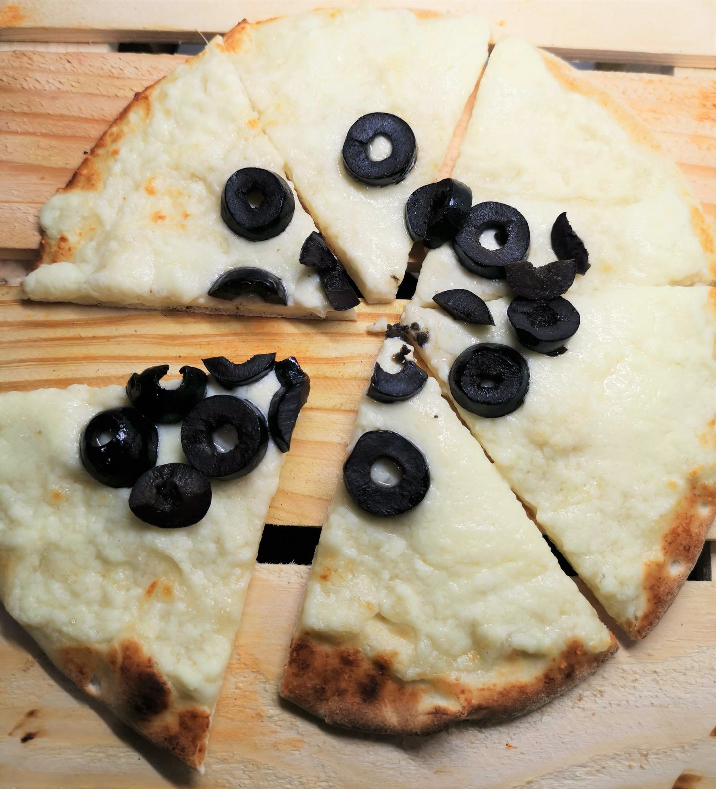 Akkawi Cheese With Olives