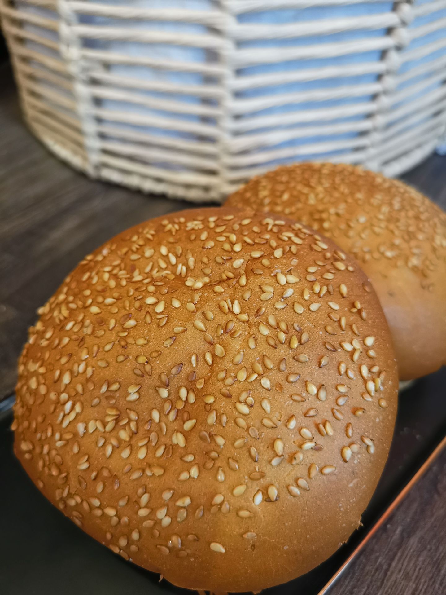 خبز برجر بالسمسم