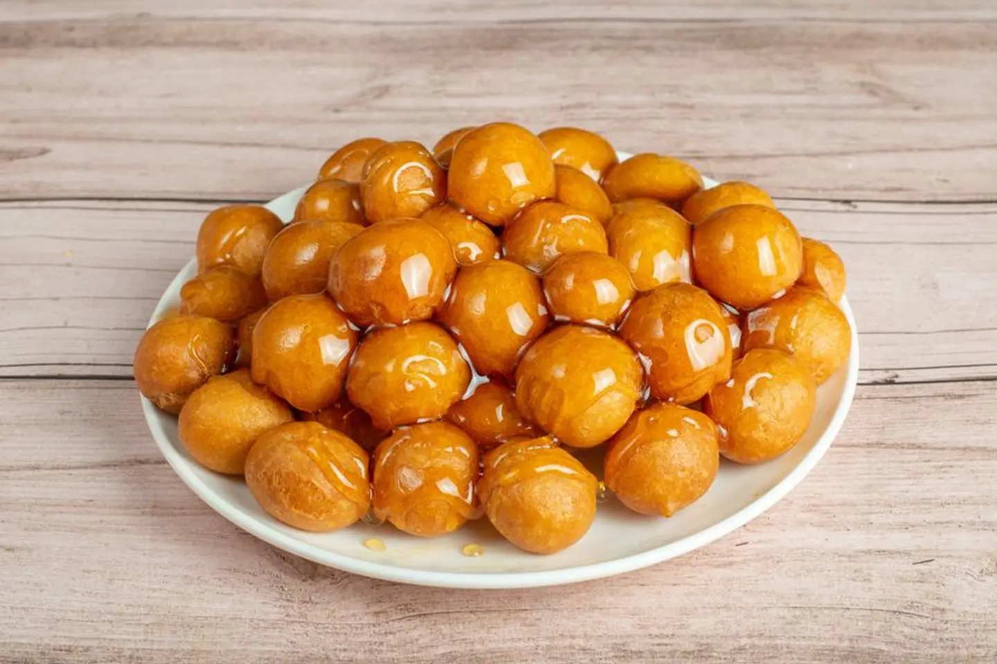 لقيمات بالشيرة