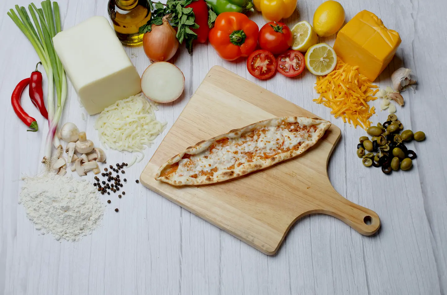 فطيرة دجاج مع جبنة الموزاريلا