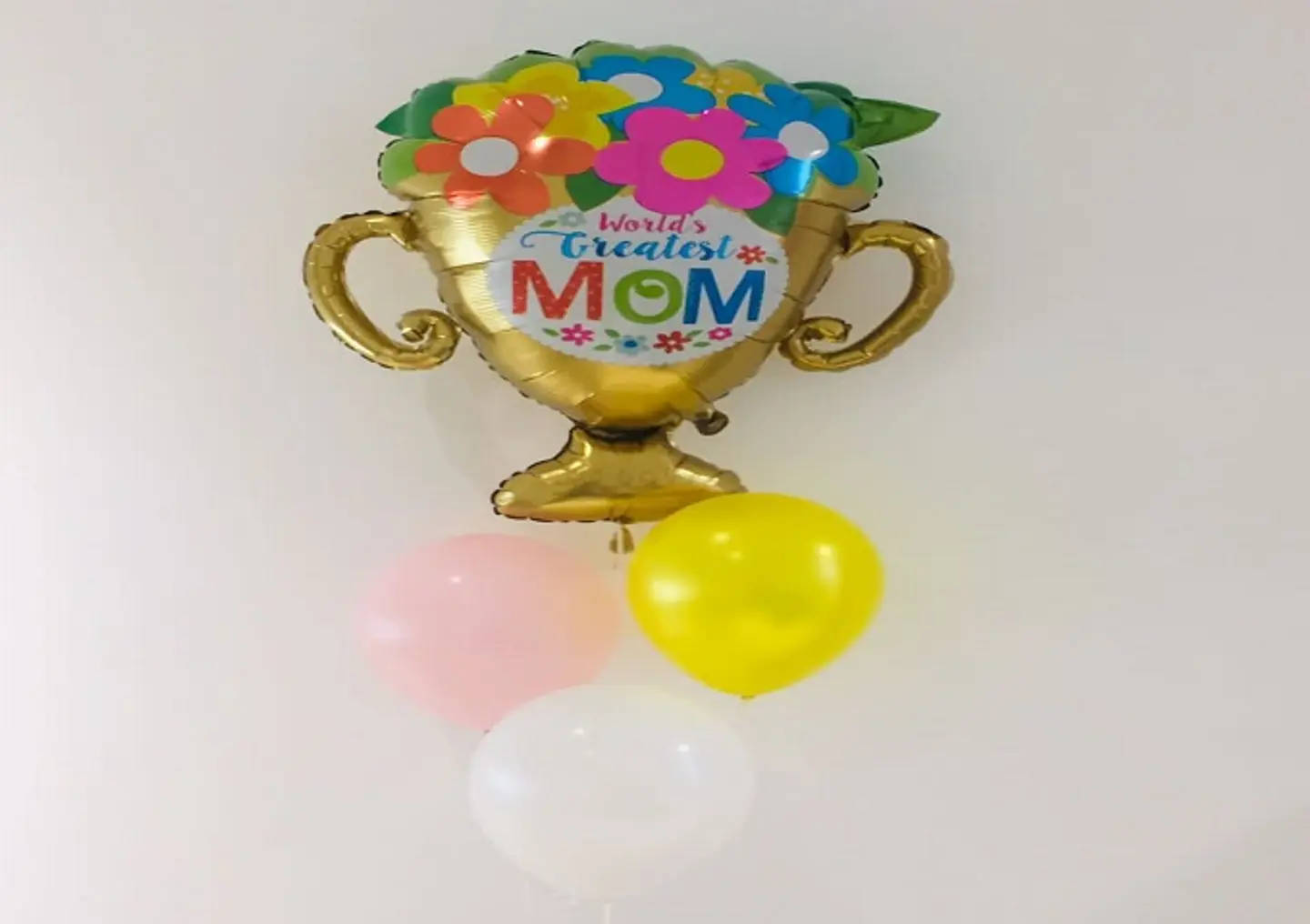 Greatest Mom Trophy Balloon