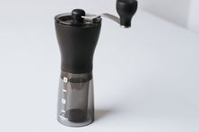 طاحونة القهوة هاريو ميني ميل بلس
