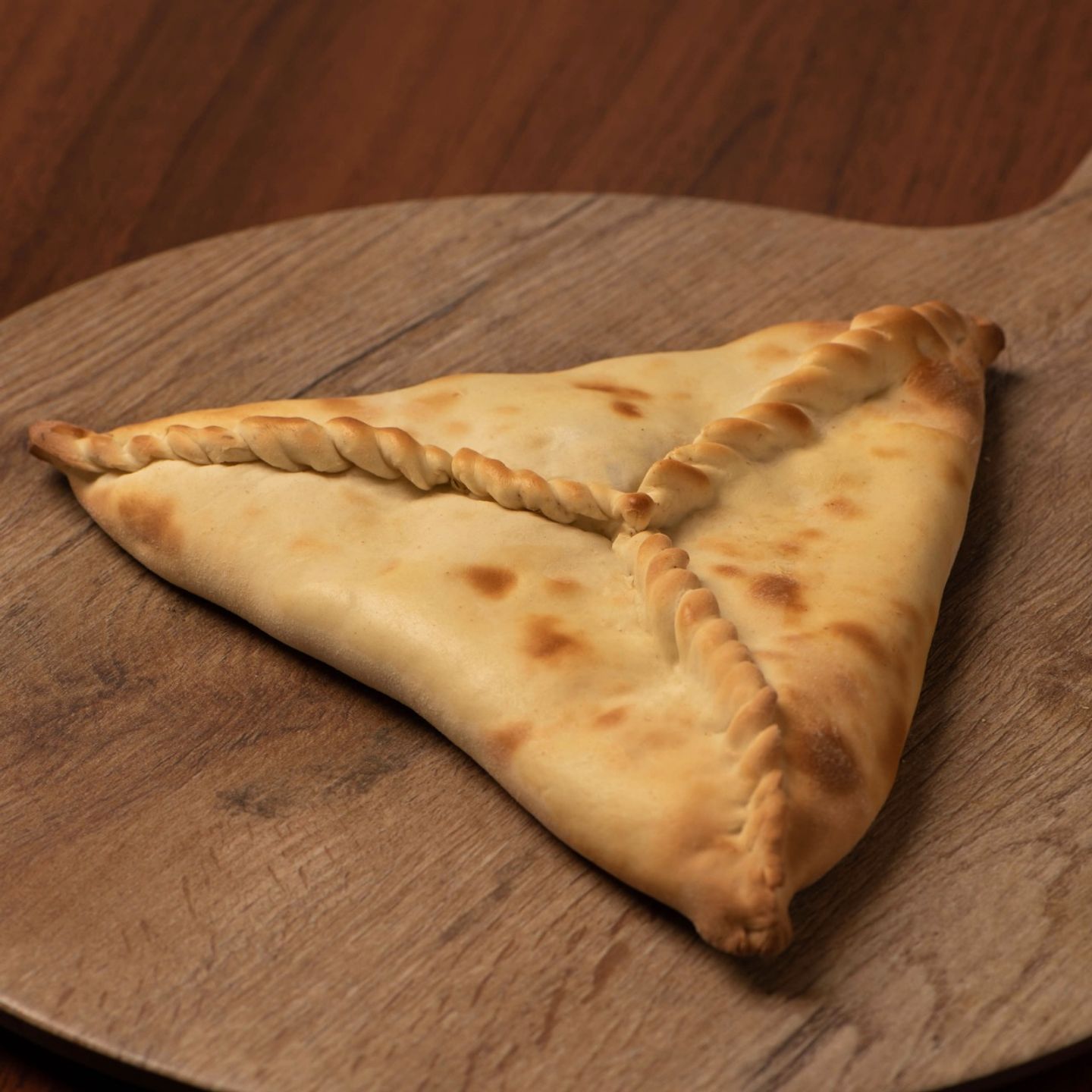 فطيرة سبانخ على الحجر