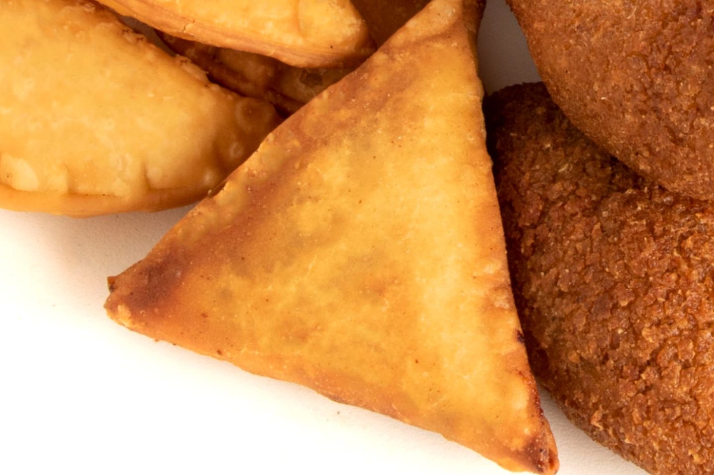 سمبوسة رقائق باللحم مجمدة