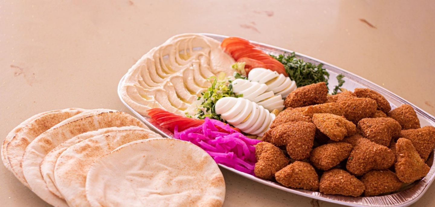 صحن مشكل فلافل