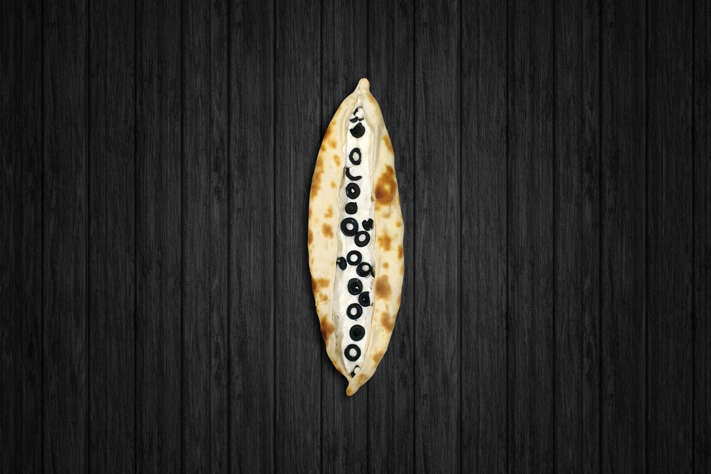 فطيرة لبنة بالزيتون