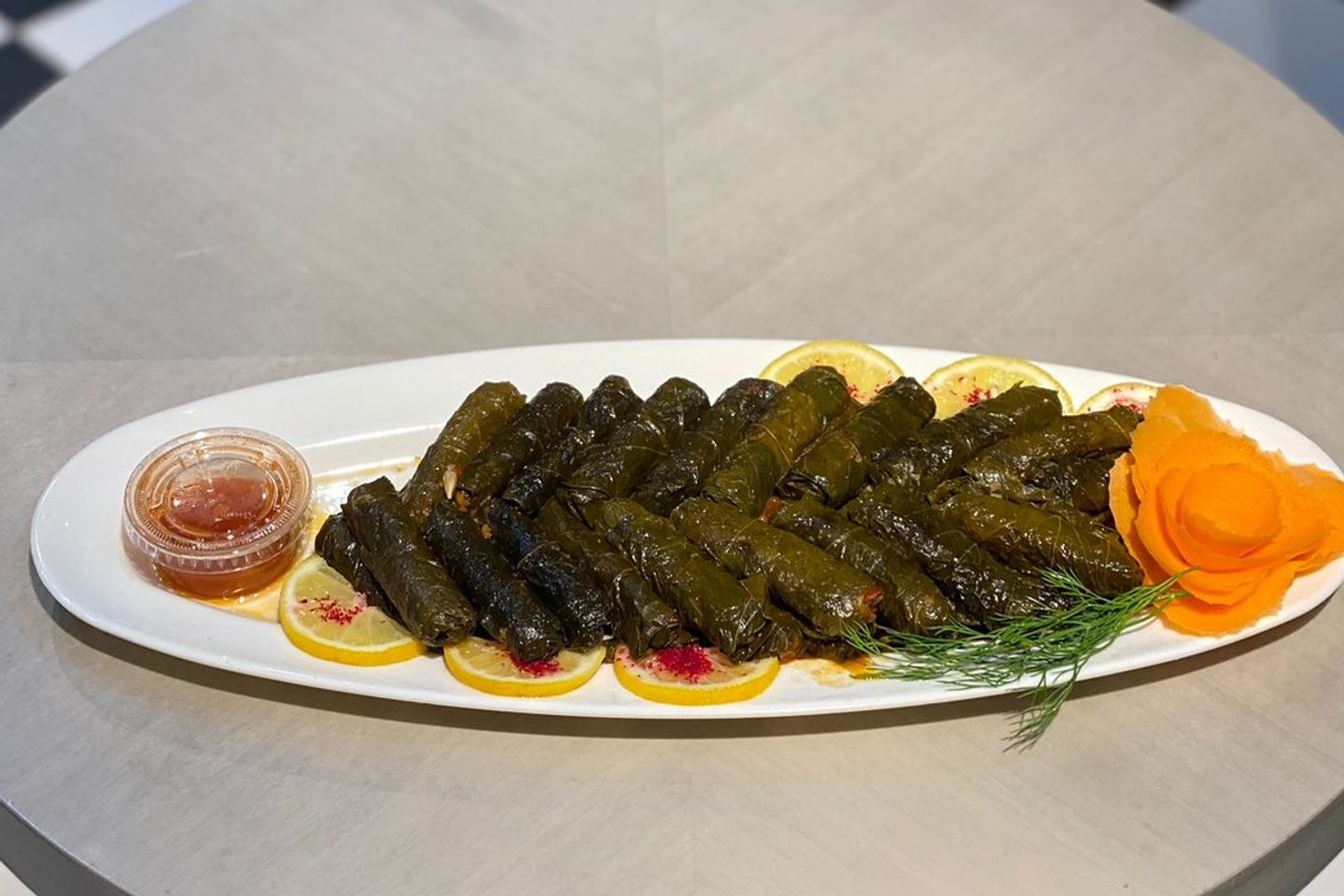 ورق عنب كبير بيضاوي