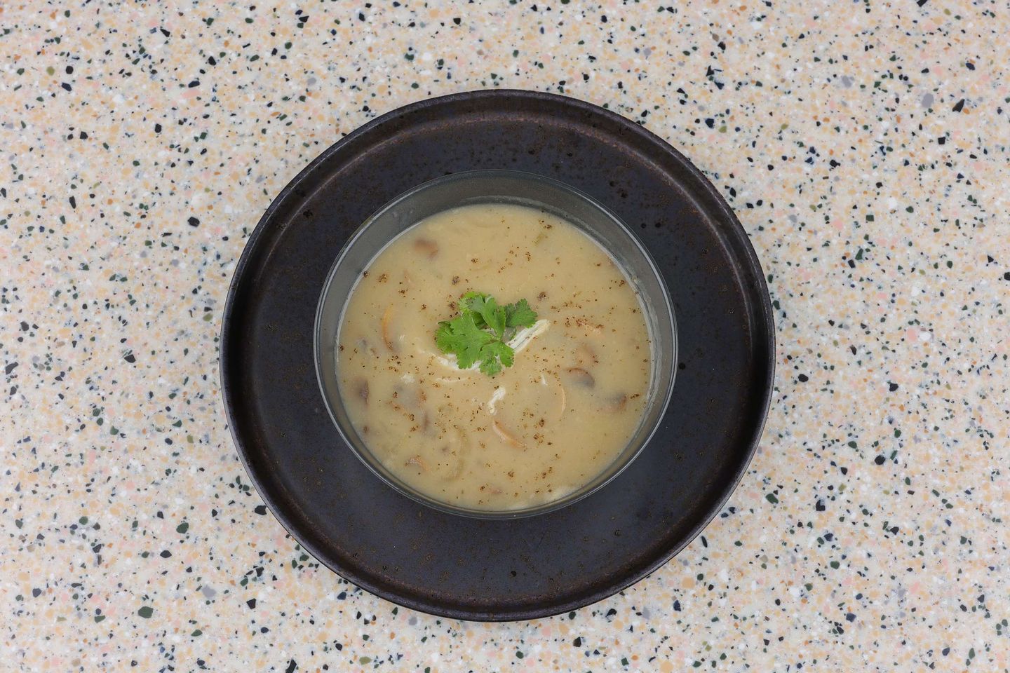 شوربة الفطر والدجاج