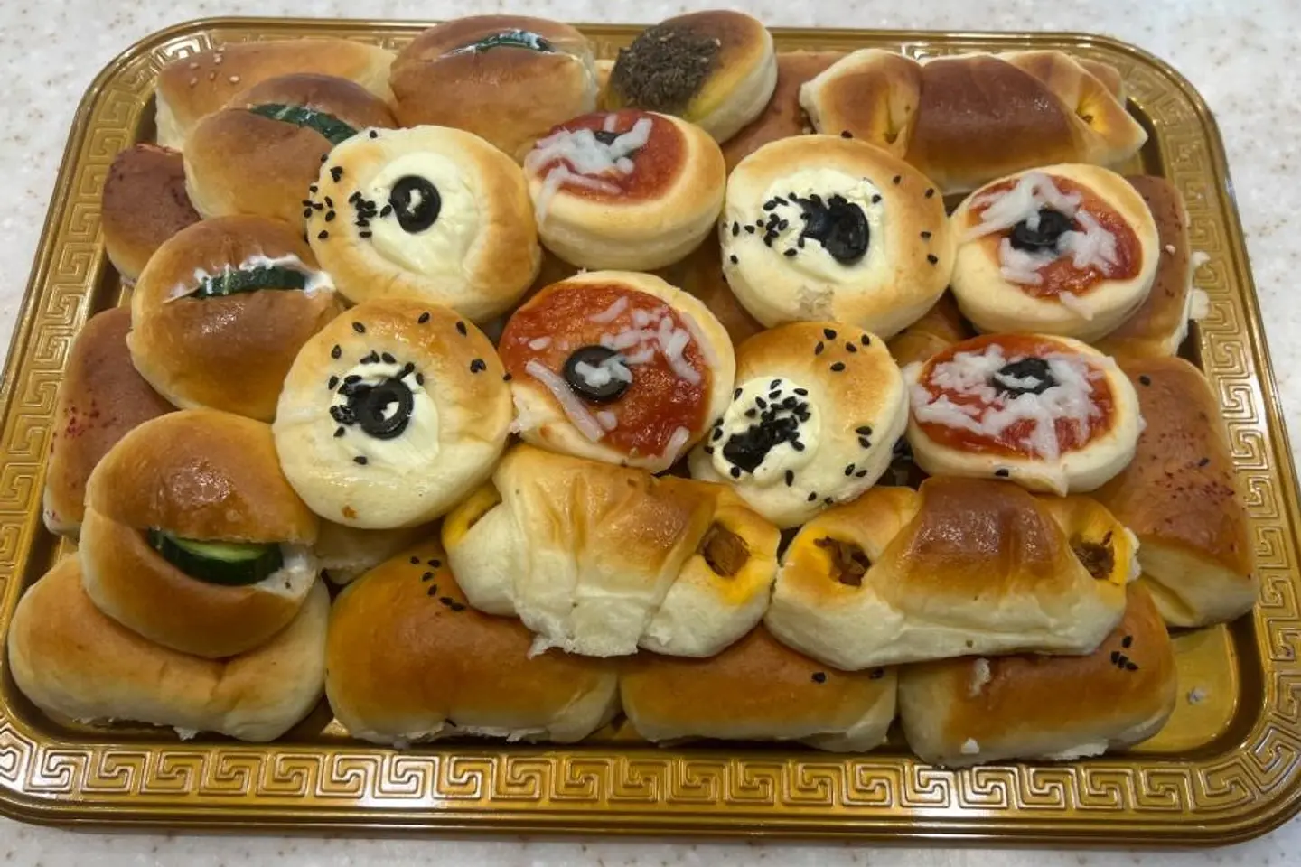 فطاير مشكل وسط