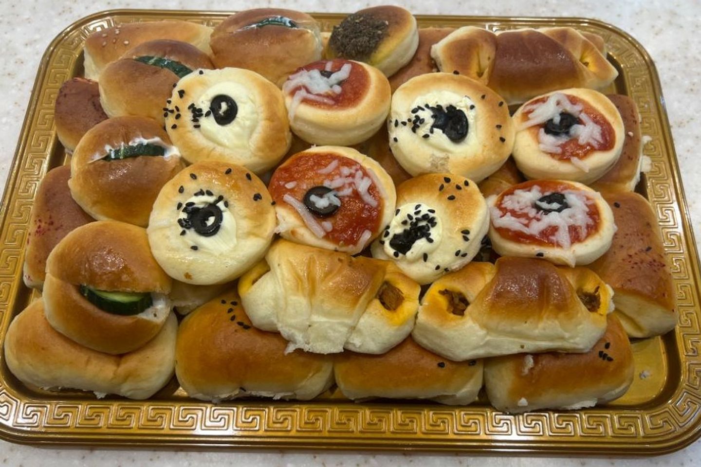 فطاير مشكل وسط
