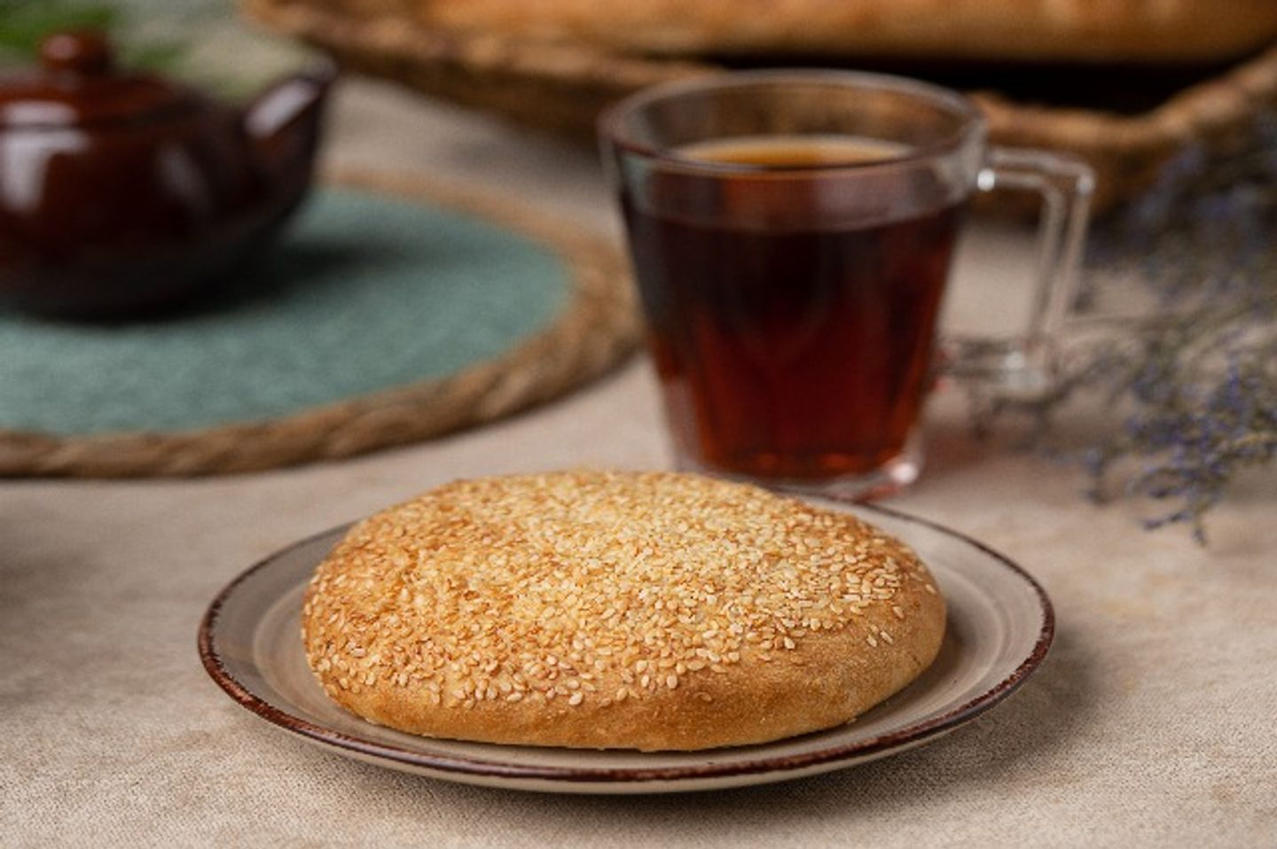 سمسمية بجوز الهند والزبيب