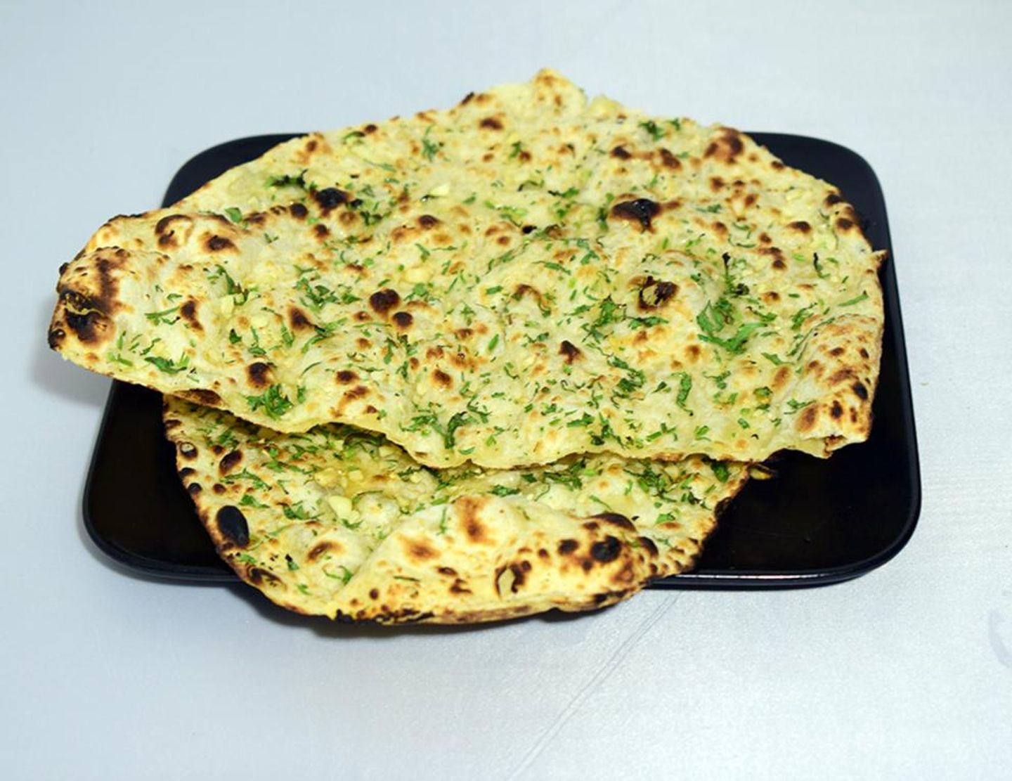 خبز نان بالثوم