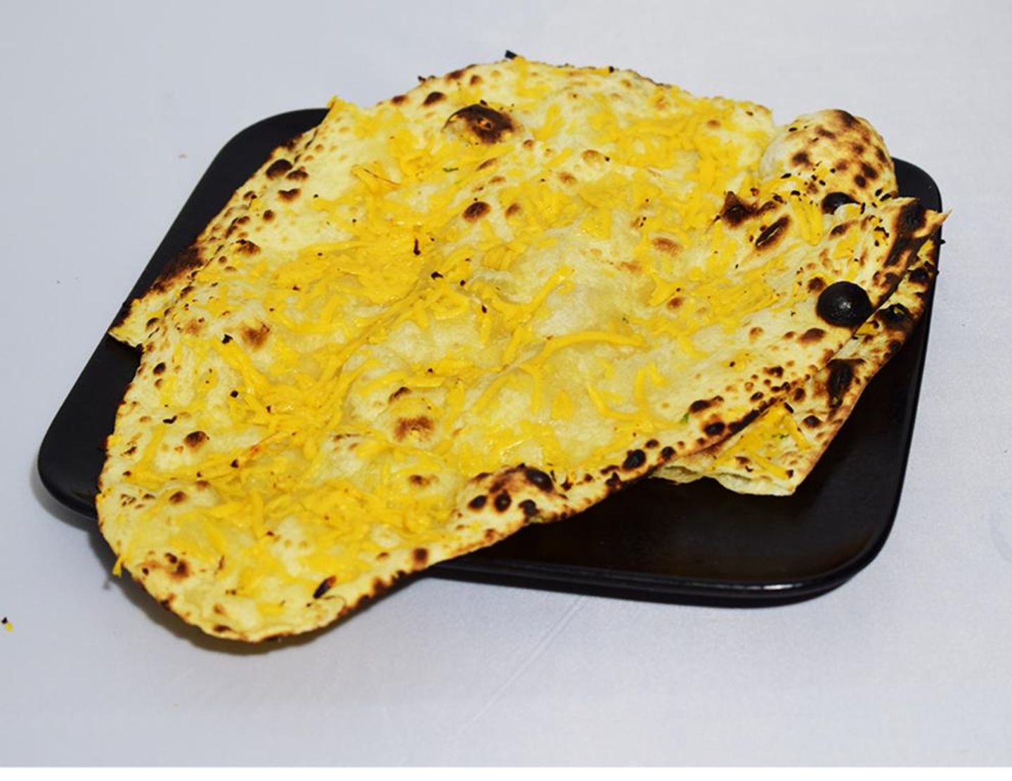 خبز نان بالجبن