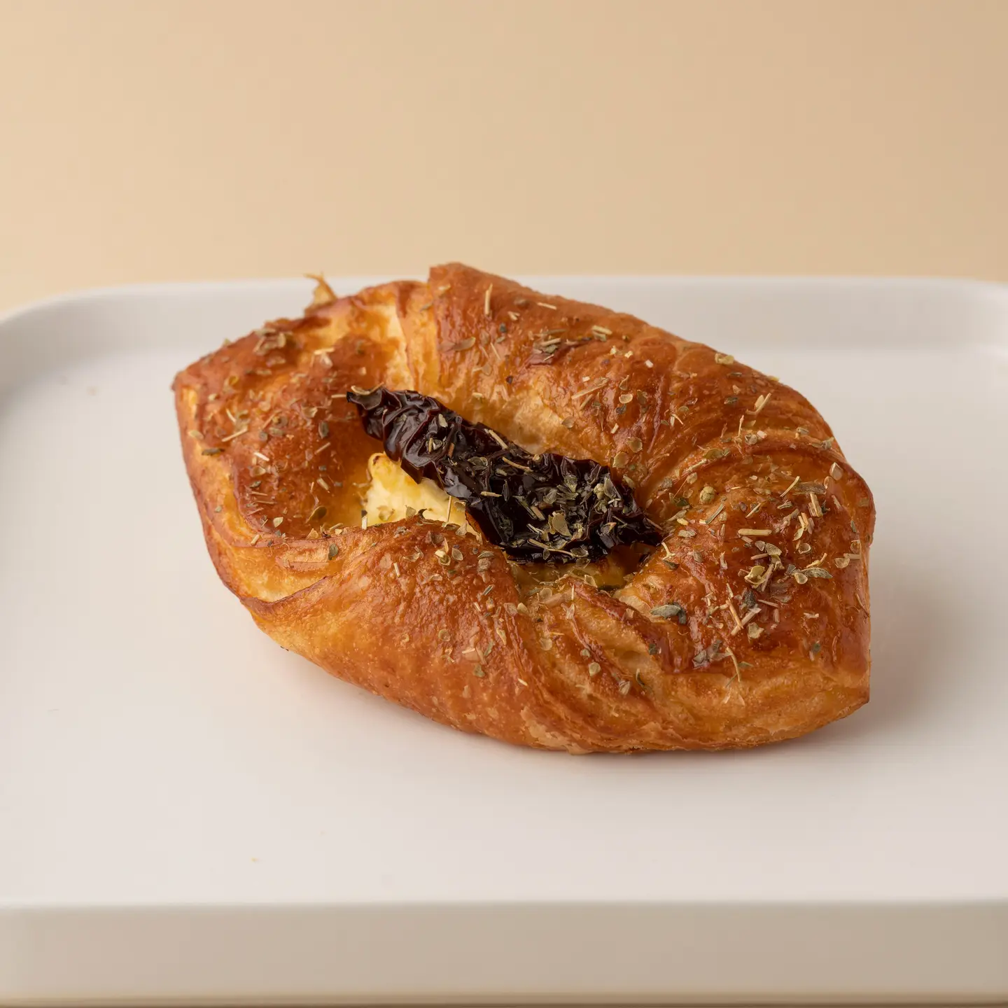 دانيش بالطماطم المجففه