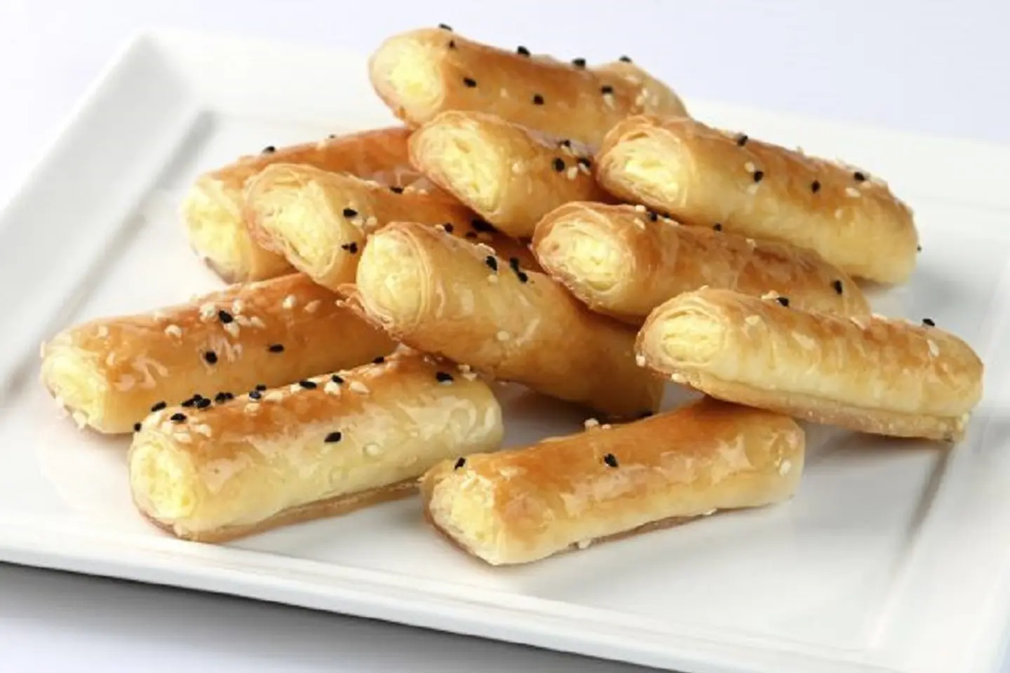 Znoud Al Sit With Cheese In The Oven3166