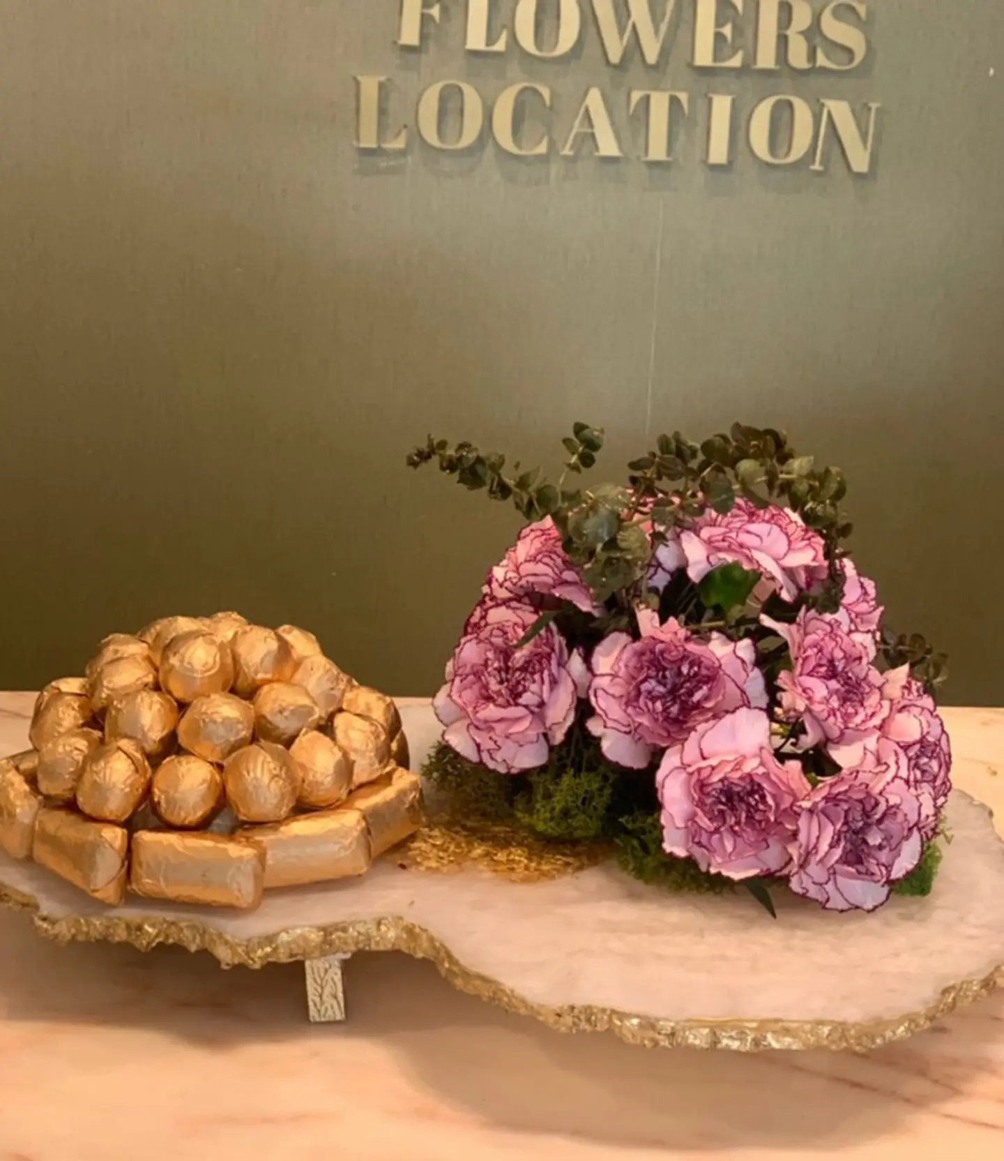 قرنفل وشوكولاتة