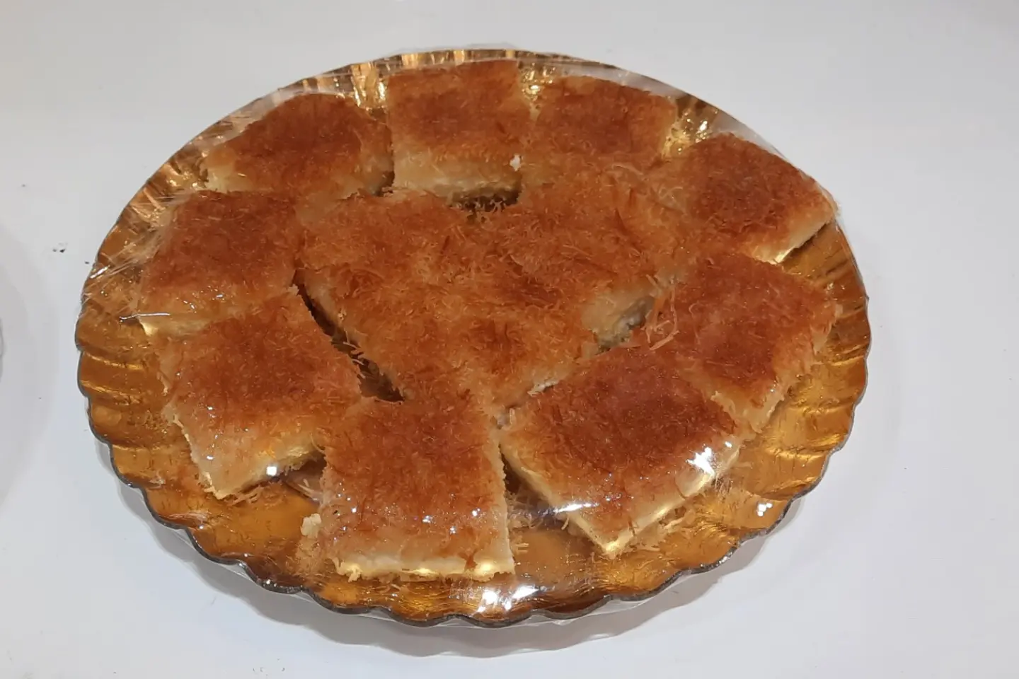 كنافة قشطة مقطعة