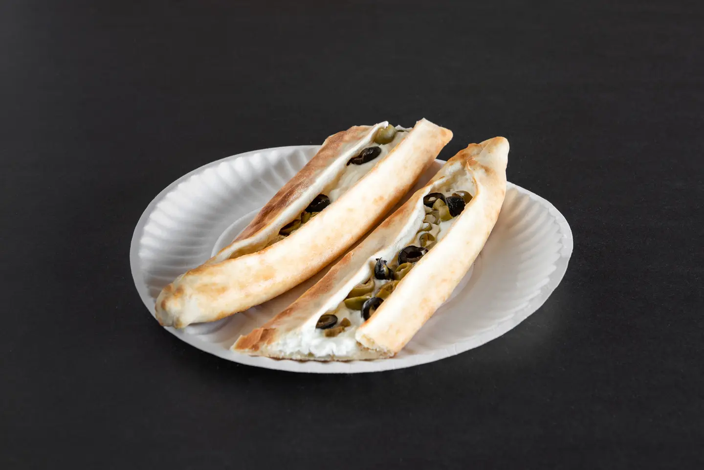فطيرة لبنة بزيتون